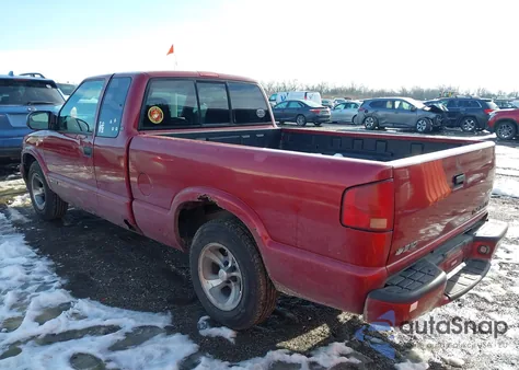 2000 Chevrolet S-10 Ls z USA, uszkodzony, nr VIN 1GCCS1944YK157856